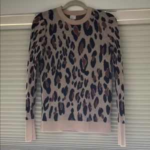 Leopard print crew neck pullover sweater